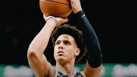 “申花弃将之谜：昔日瑰宝缘何不再受宠？”